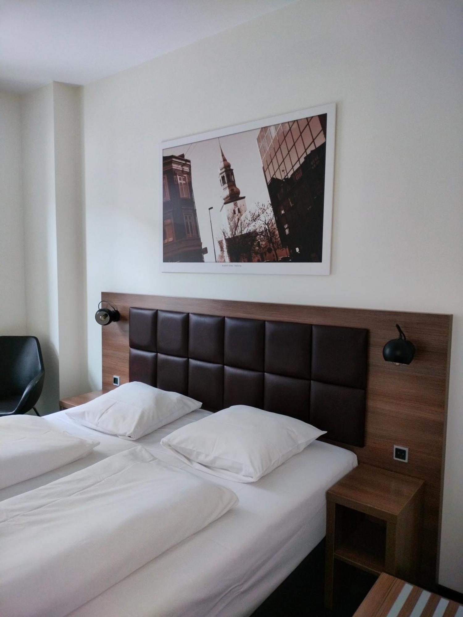 Hotel Jomfru Ane อัลบอร์ ภายนอก รูปภาพ