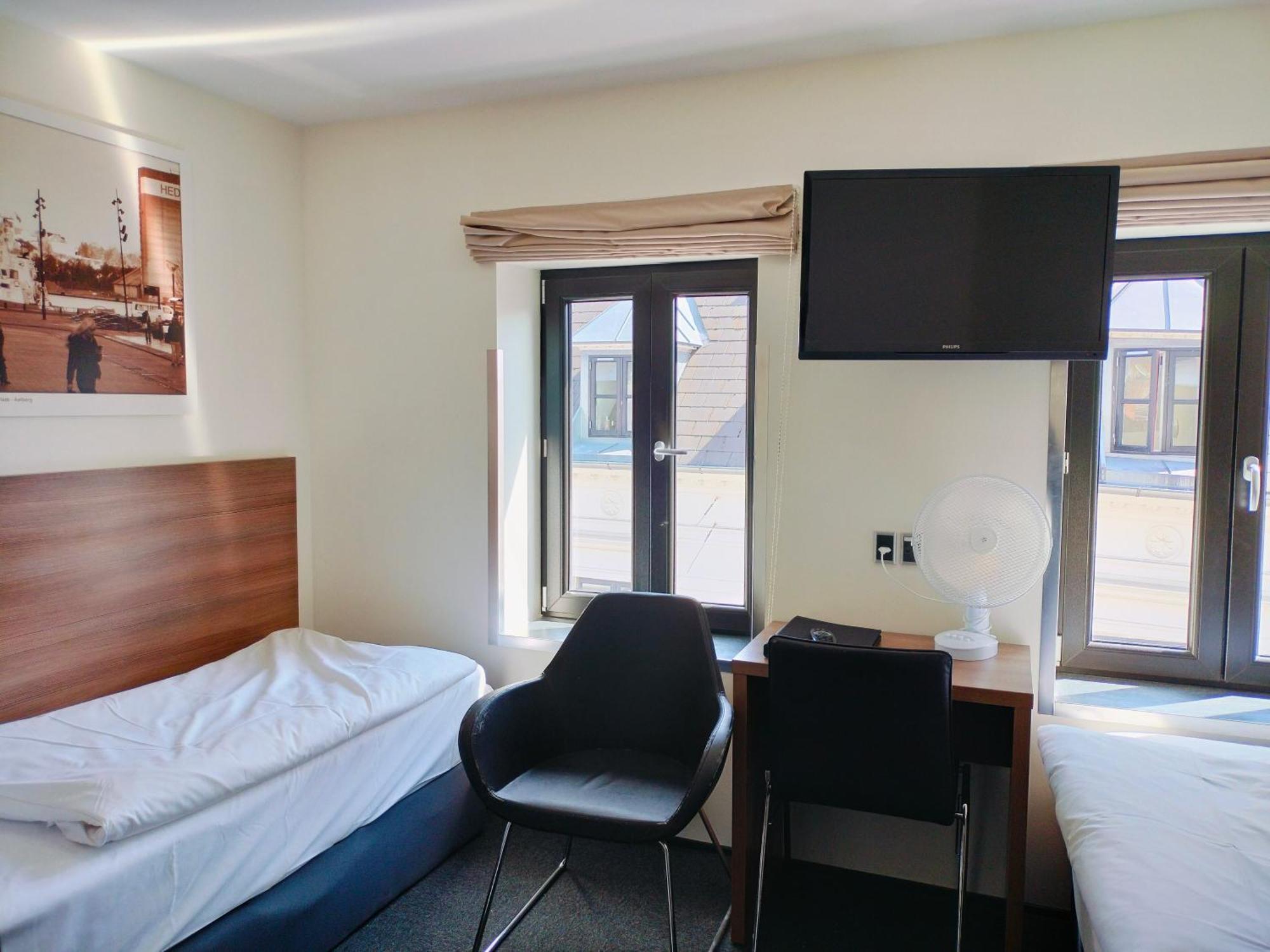 Hotel Jomfru Ane อัลบอร์ ภายนอก รูปภาพ