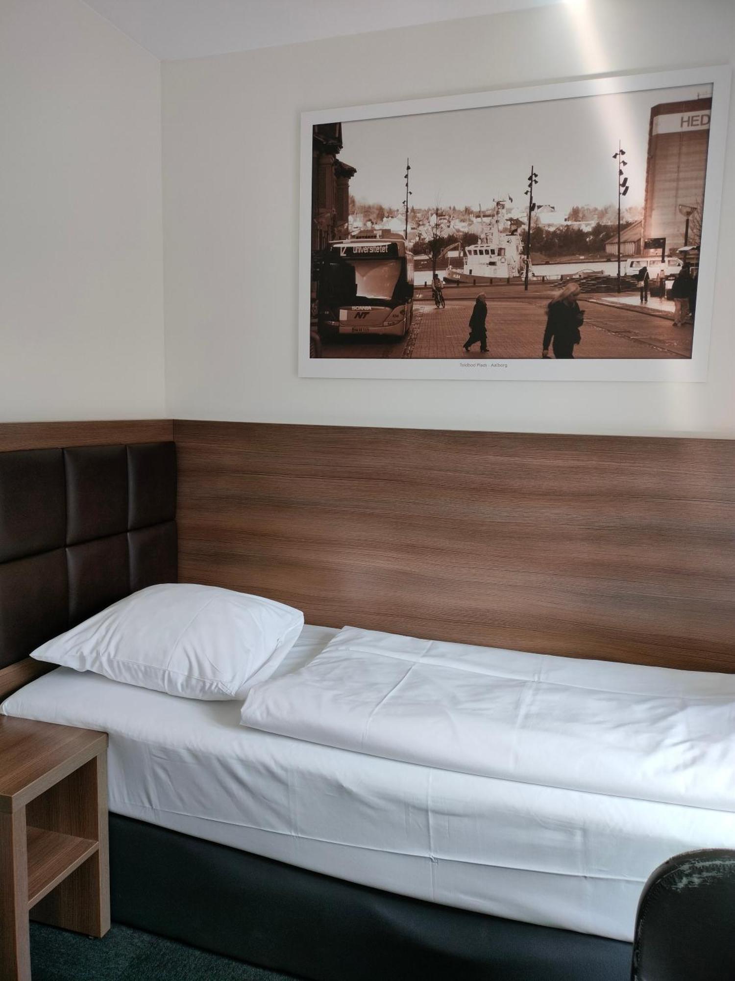 Hotel Jomfru Ane อัลบอร์ ภายนอก รูปภาพ