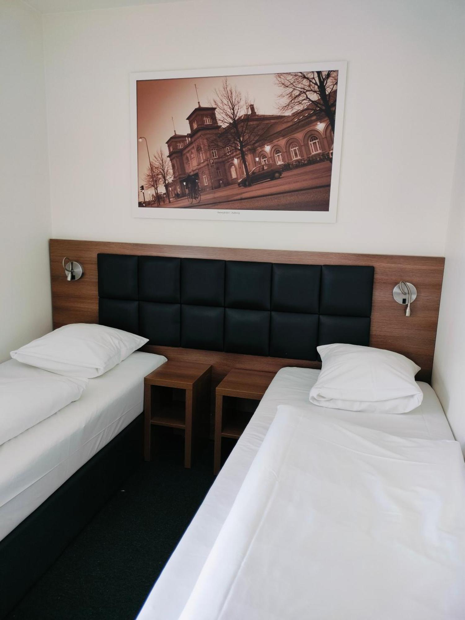 Hotel Jomfru Ane อัลบอร์ ภายนอก รูปภาพ